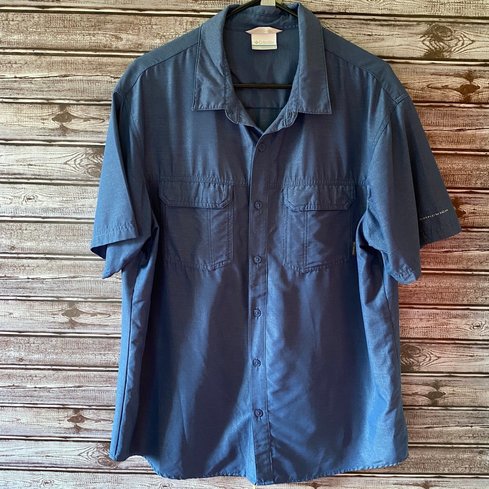 Columbia Men's‎ Short-Sleeved Button-Down Shirt Size L Blue Omni-Wick Logo